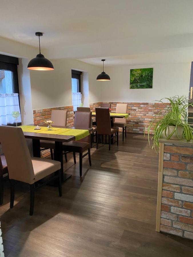 Hotel Unter Den Linden Kierspe ภายนอก รูปภาพ